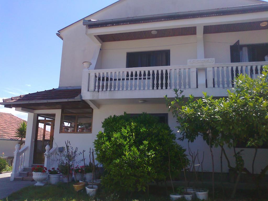 Guesthouse Sinani Улцинь Экстерьер фото